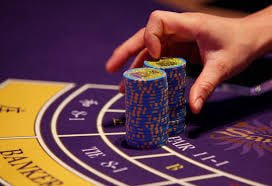 Filipino player selecting a fish game room on e games free mobile browser